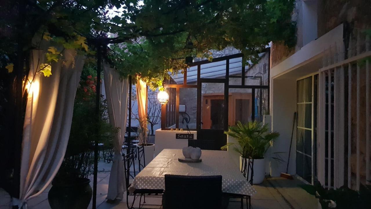 La Demeure Du Pressoir Bed and Breakfast Cuxac-dʼAude Eksteriør billede