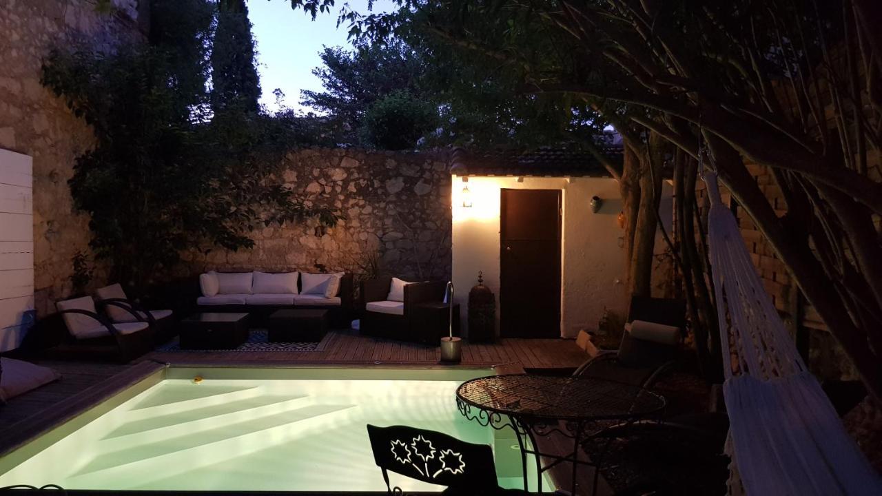 La Demeure Du Pressoir Bed and Breakfast Cuxac-dʼAude Eksteriør billede