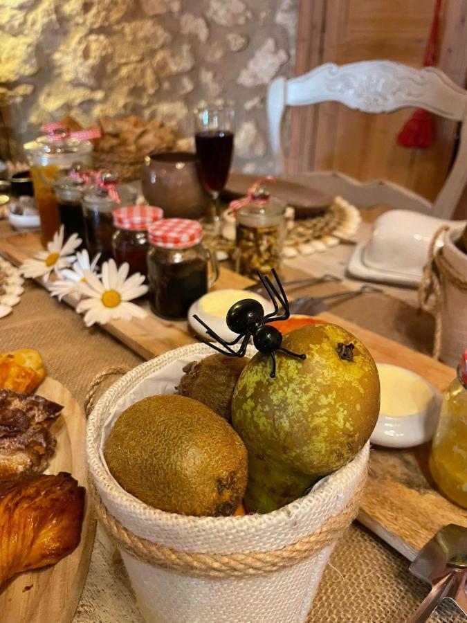 La Demeure Du Pressoir Bed and Breakfast Cuxac-dʼAude Eksteriør billede